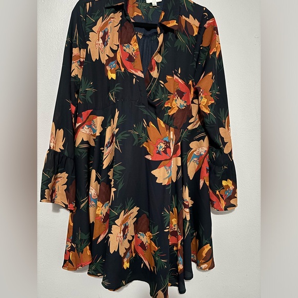 Dress - Picture 2 of 8